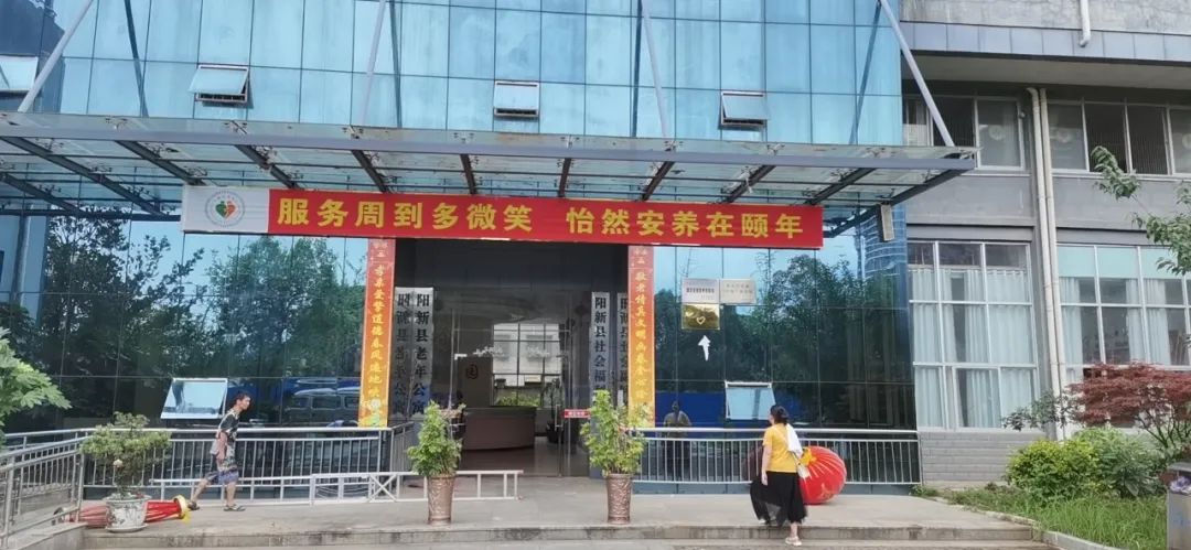  /></p>
<p><span style=