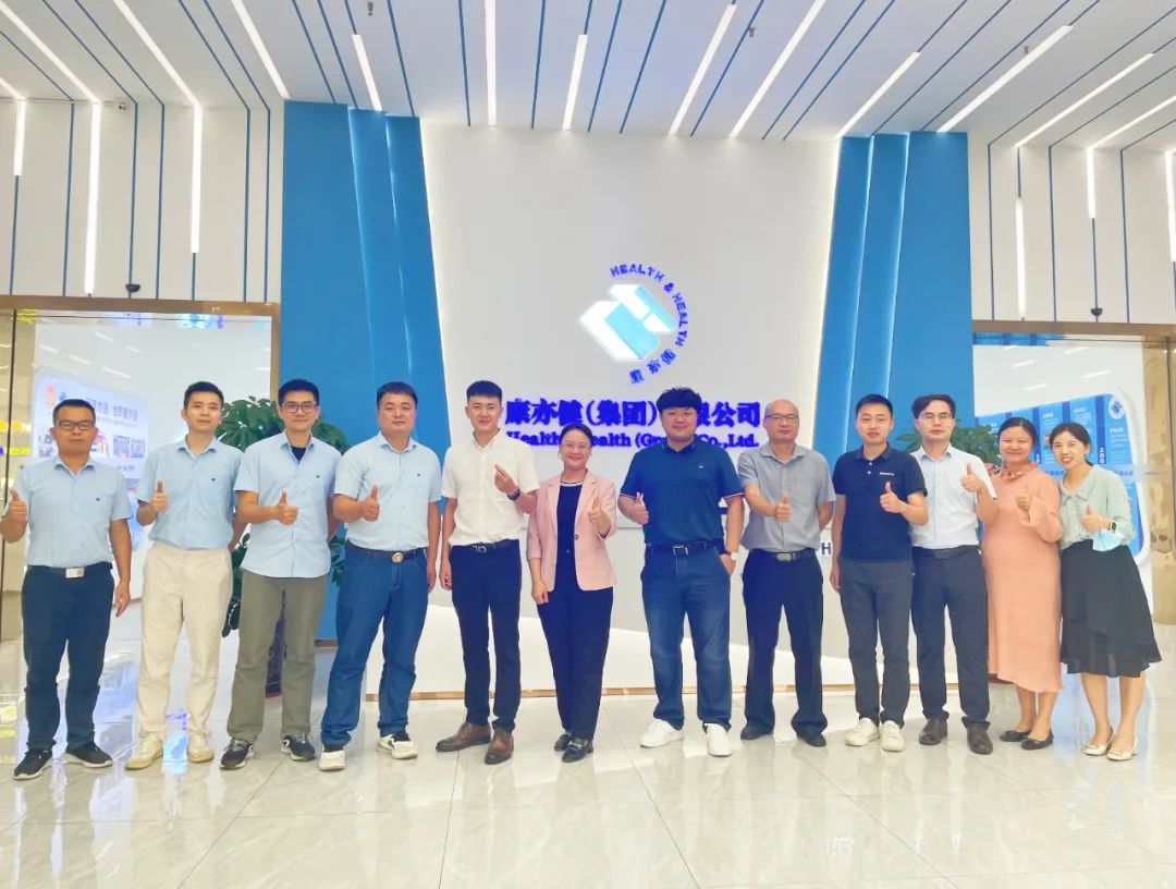 /><br /></span></p>
<p><span style=