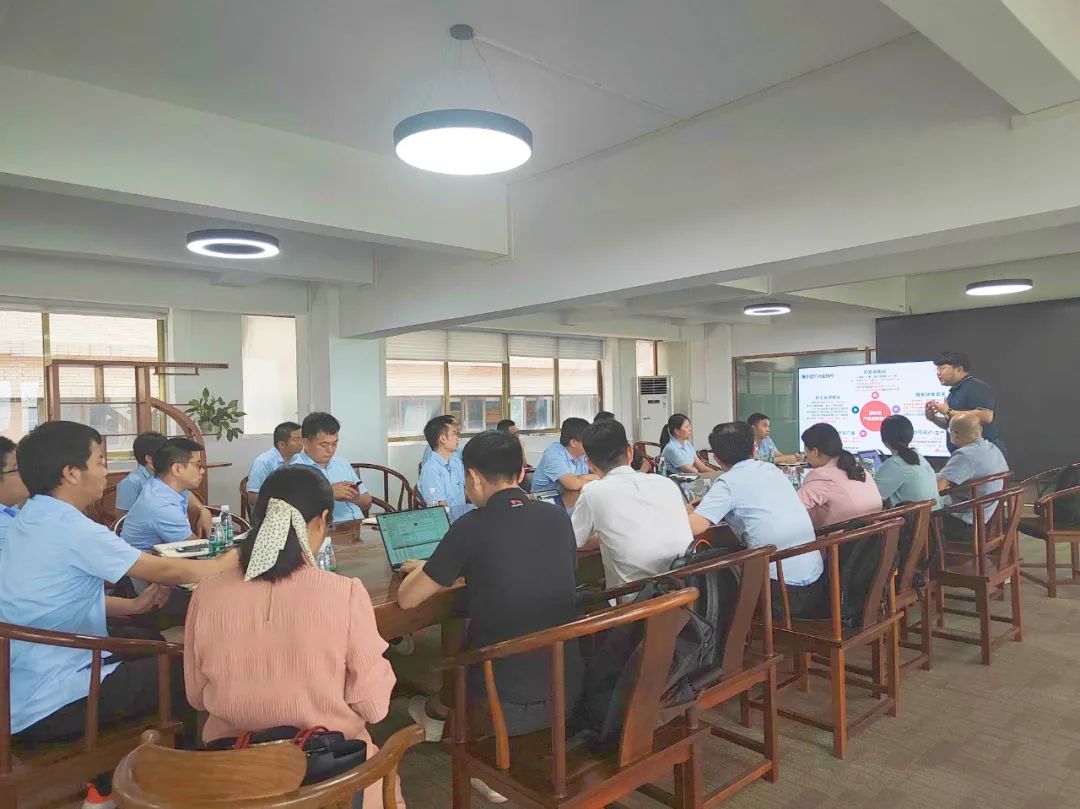  /><br /></span></p>
<p><span style=